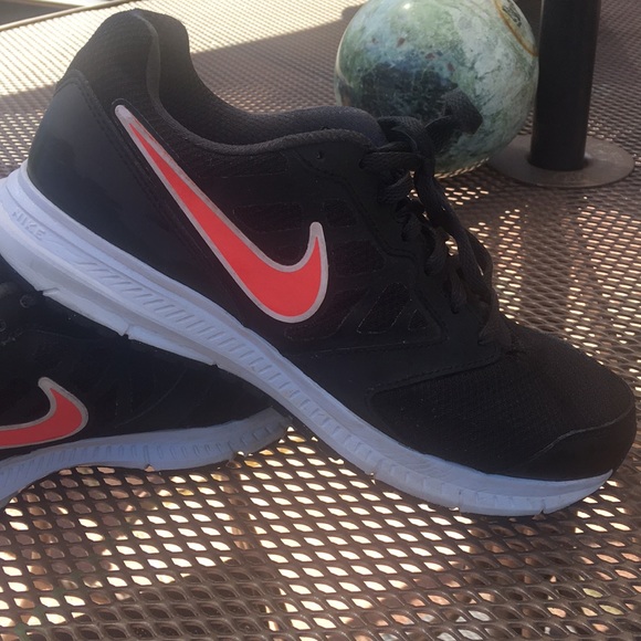 Nike Shoes - Nike Downshifter 6